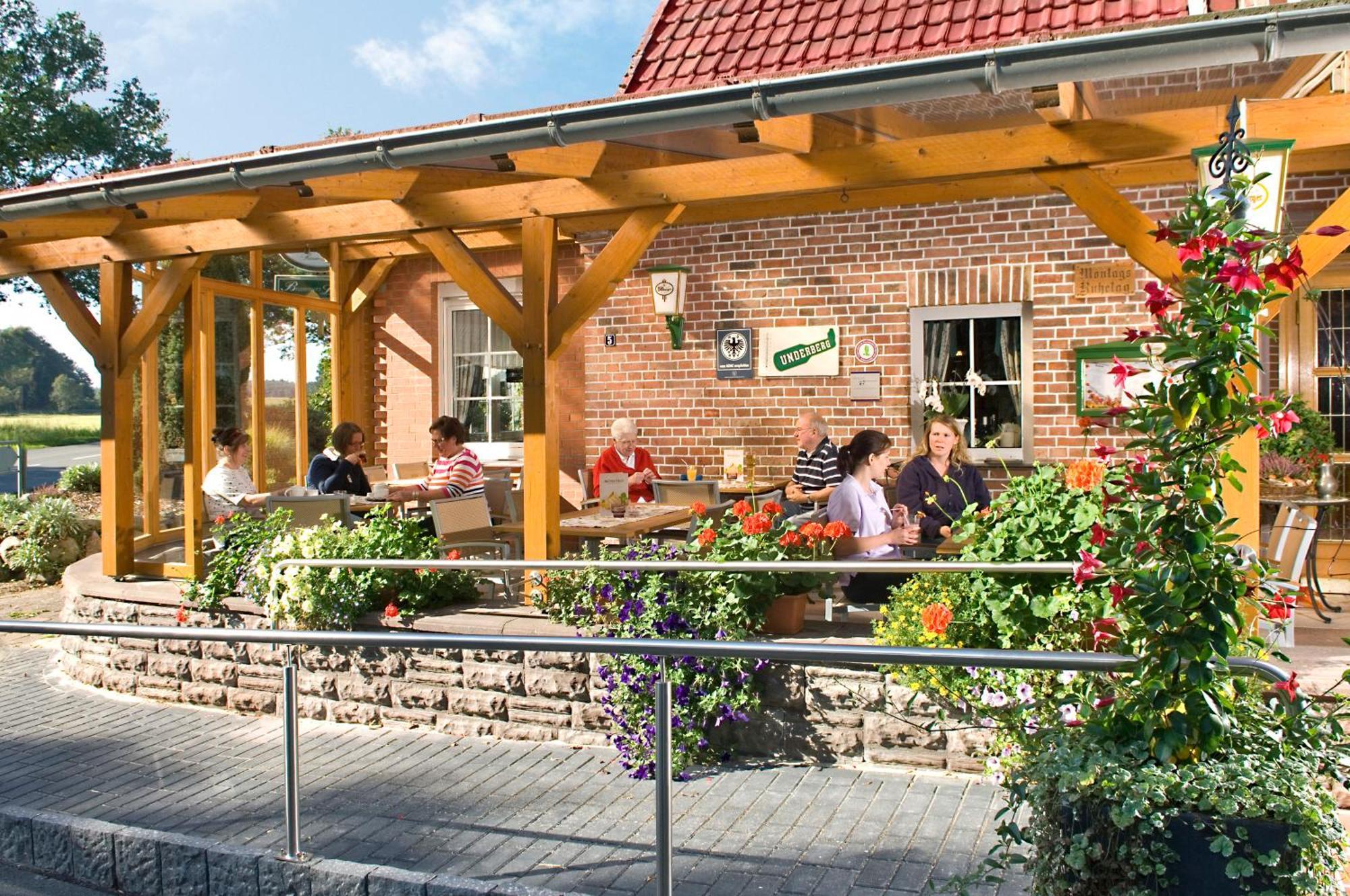 Brammers Landhotel Zum Wietzetal ヴィーツェンドルフ エクステリア 写真